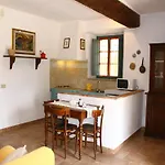 Дом отдыха In With Pool Guasticce