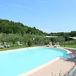 Дом отдыха In With Pool *